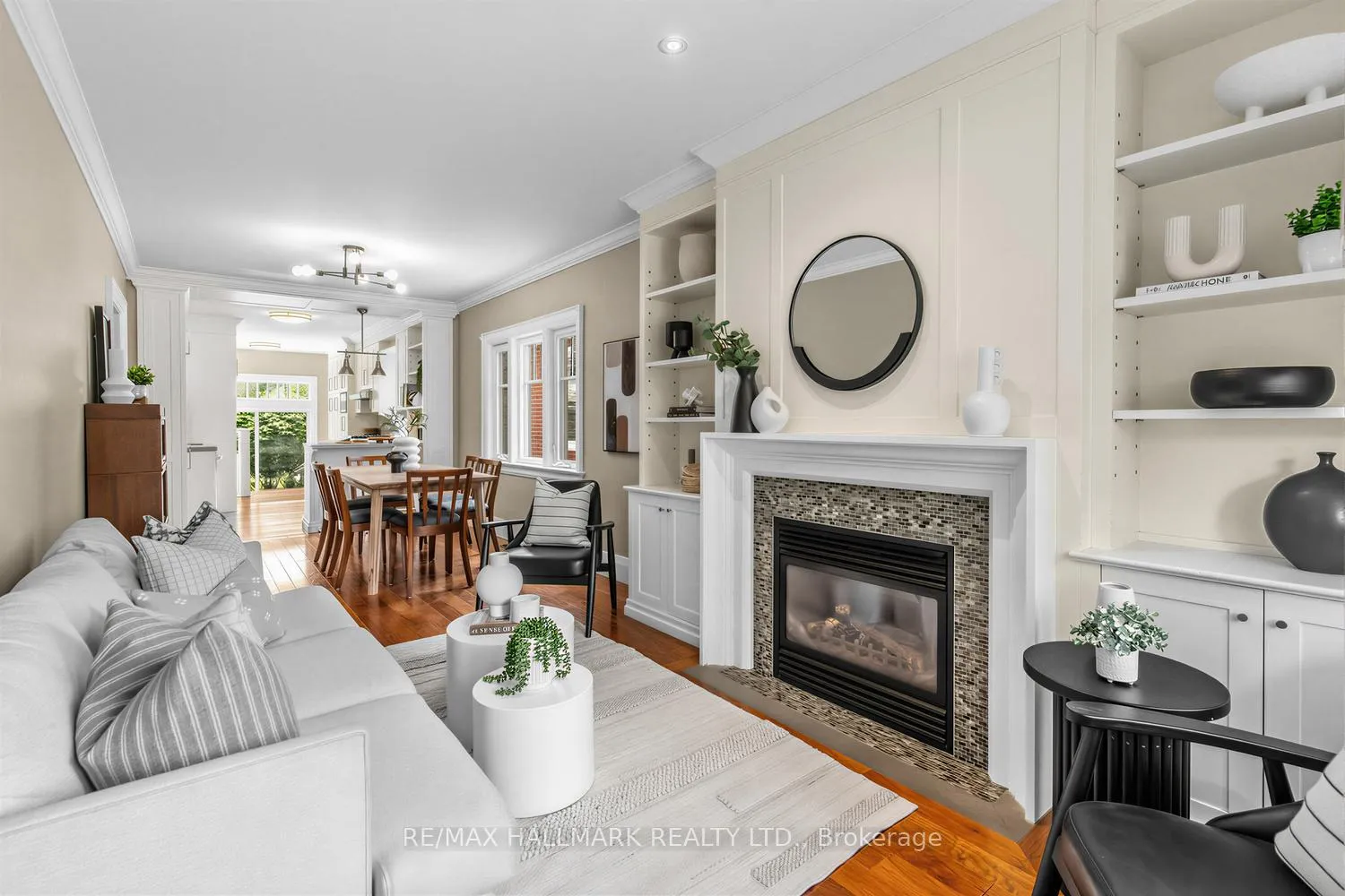 Photo 8 of 7 Westbrook Avenue, Toronto, Woodbine-Lumsden — HOMEH