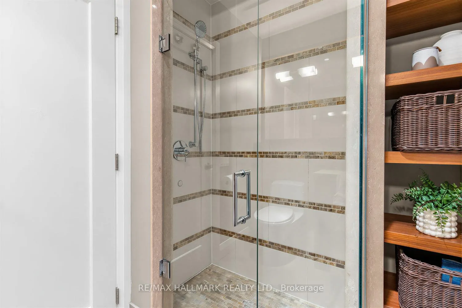 Photo 17 of 7 Westbrook Avenue, Toronto, Woodbine-Lumsden — HOMEH