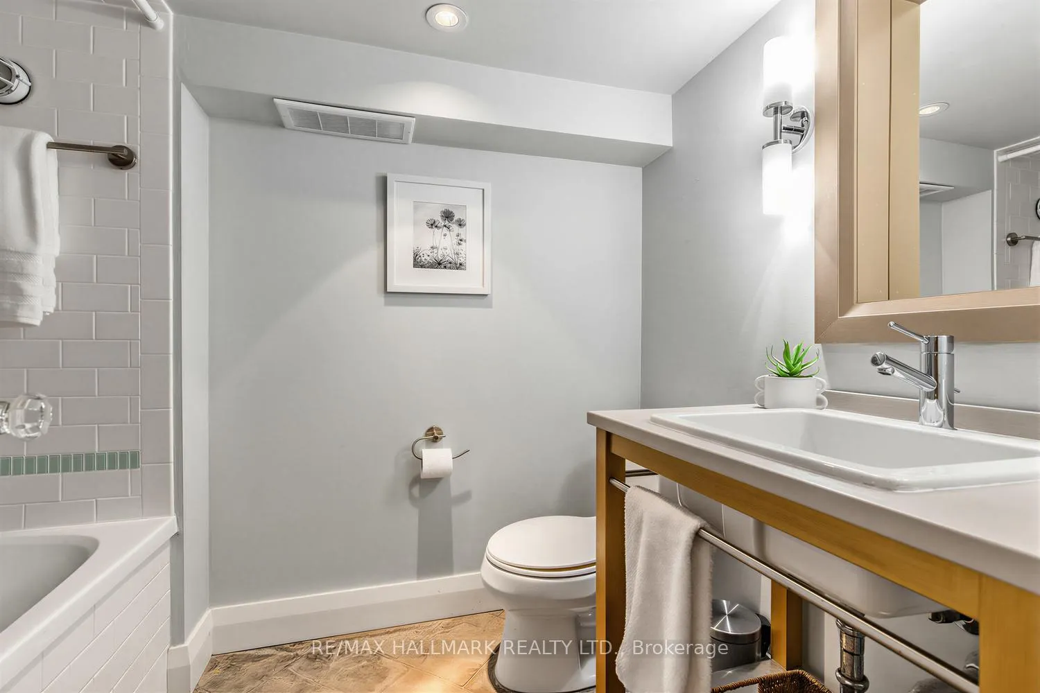 Photo 31 of 7 Westbrook Avenue, Toronto, Woodbine-Lumsden — HOMEH