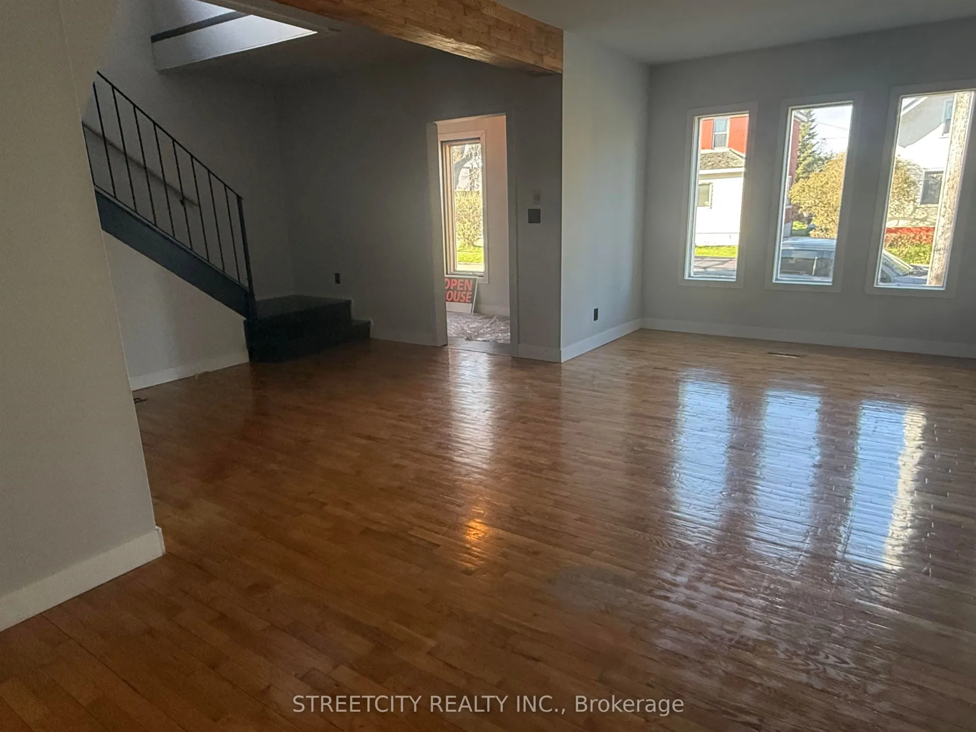 Photo 5 of 326 Ogden Street, Thunder Bay, East End — HOMEH