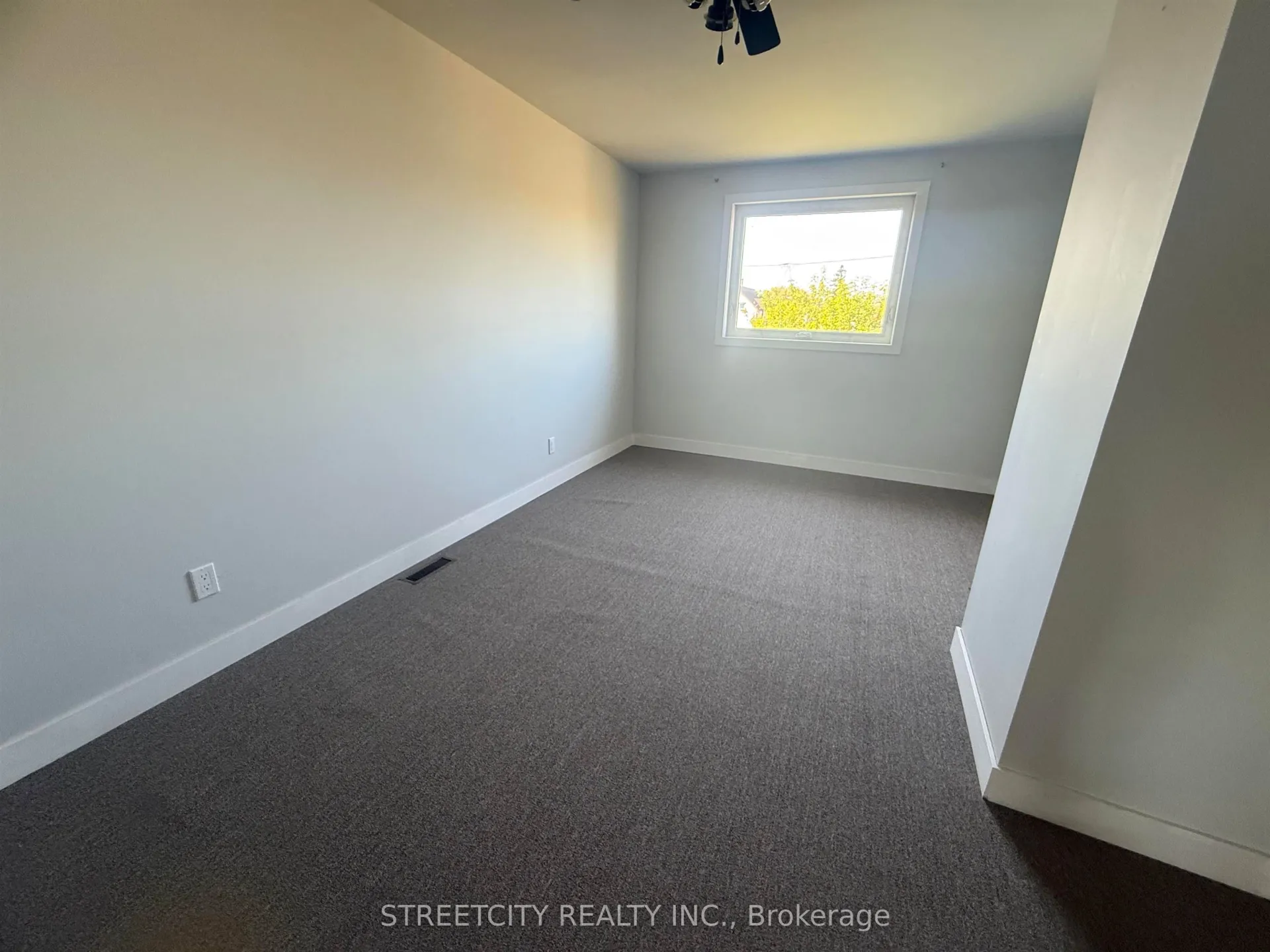Photo 16 of 326 Ogden Street, Thunder Bay, East End — HOMEH