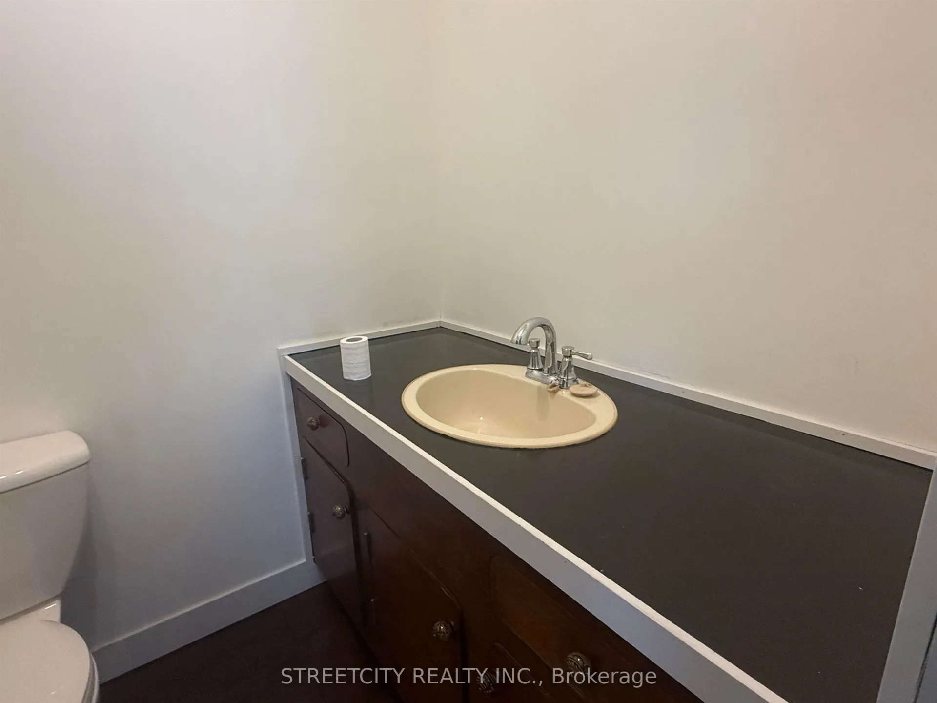 Photo 21 of 326 Ogden Street, Thunder Bay, East End — HOMEH