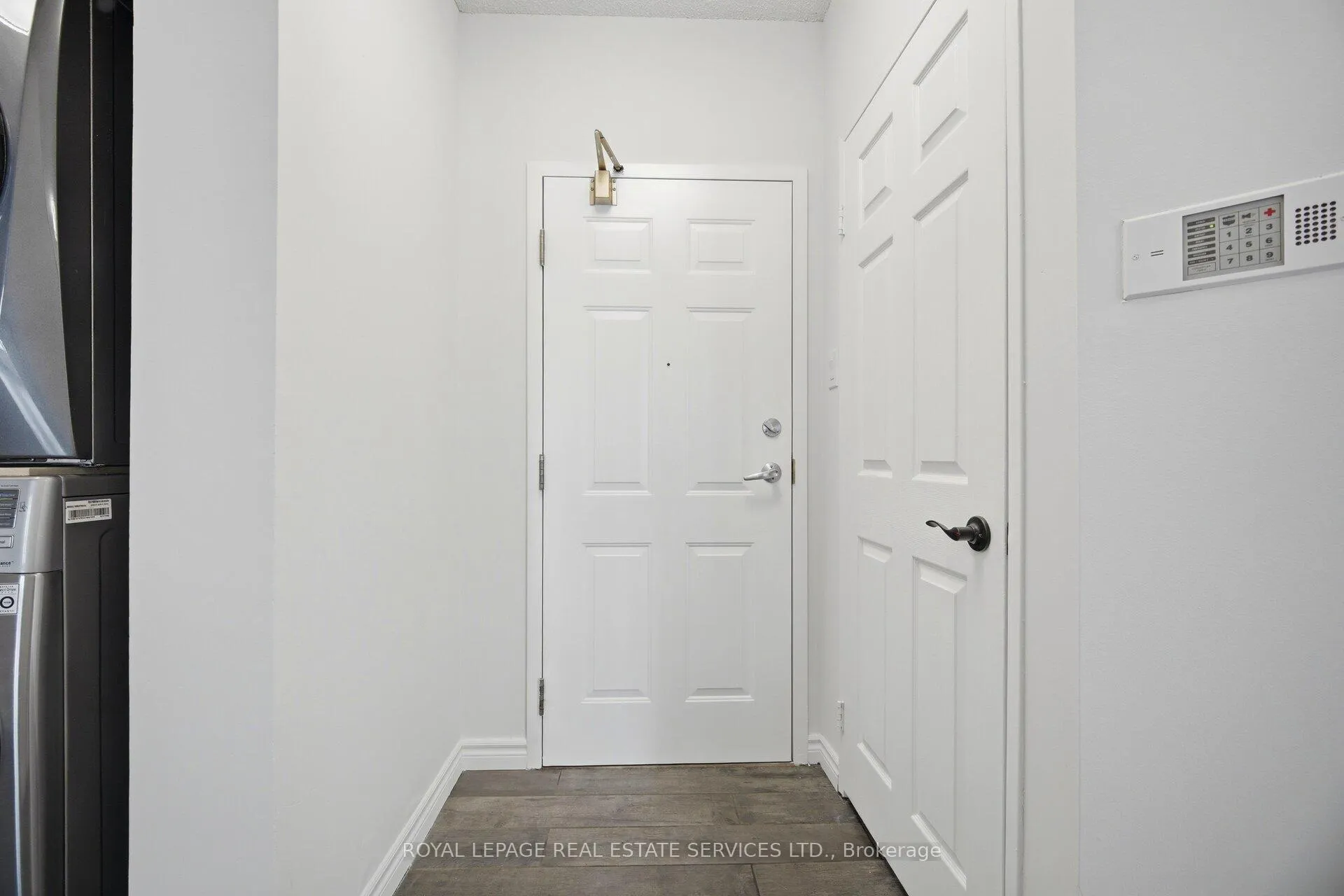 Photo 6 of Unit PH05, 250 Webb Drive, Mississauga, City Centre — HOMEH