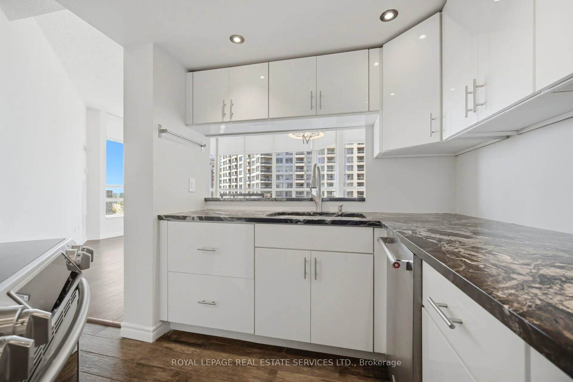 Photo 9 of Unit PH05, 250 Webb Drive, Mississauga, City Centre — HOMEH