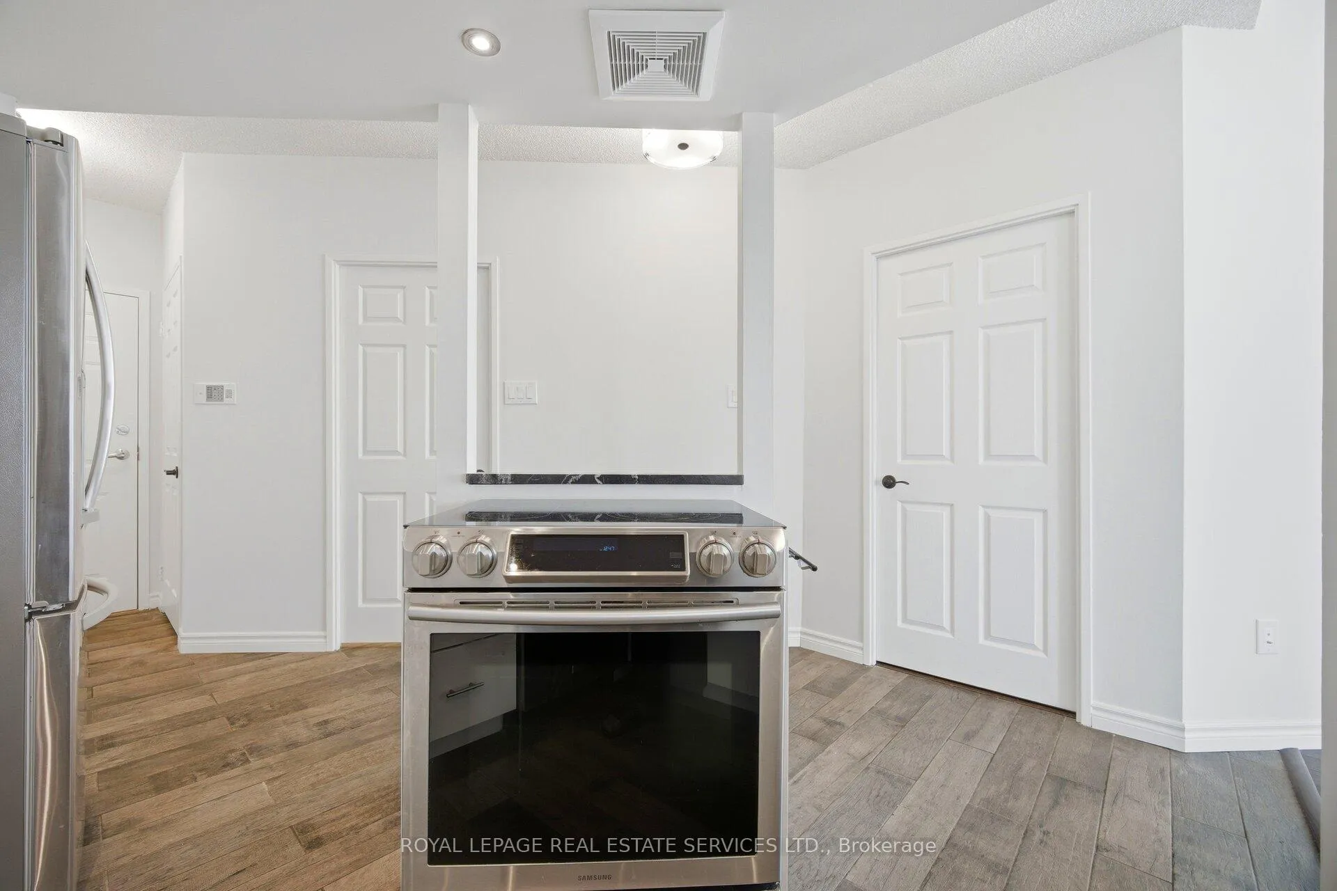 Photo 10 of Unit PH05, 250 Webb Drive, Mississauga, City Centre — HOMEH