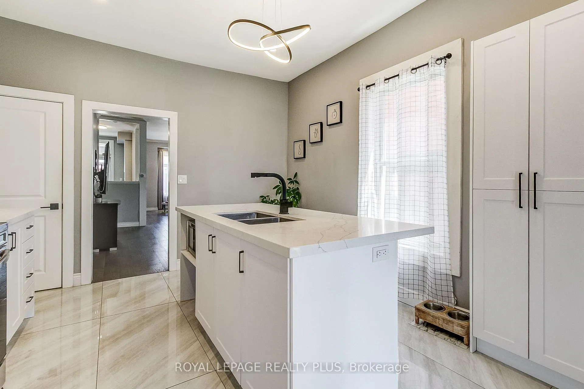 Photo 12 of 38 Rosemont Avenue, Hamilton, Stipley — HOMEH
