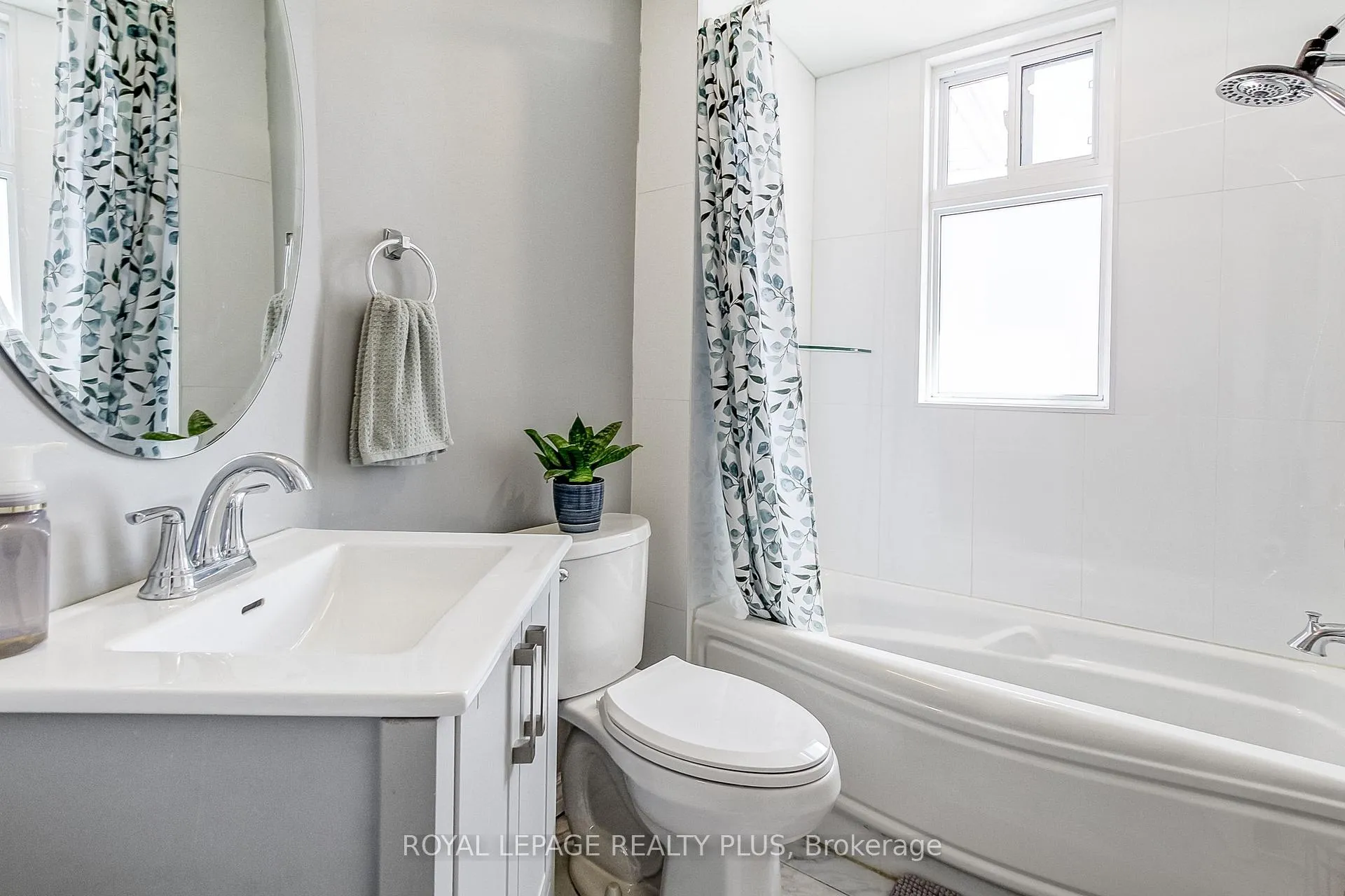 Photo 16 of 38 Rosemont Avenue, Hamilton, Stipley — HOMEH