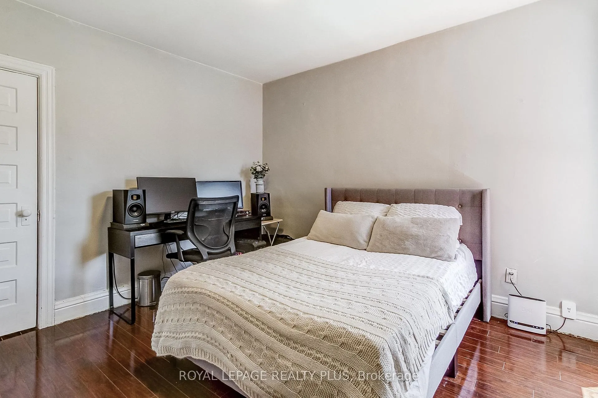 Photo 21 of 38 Rosemont Avenue, Hamilton, Stipley — HOMEH