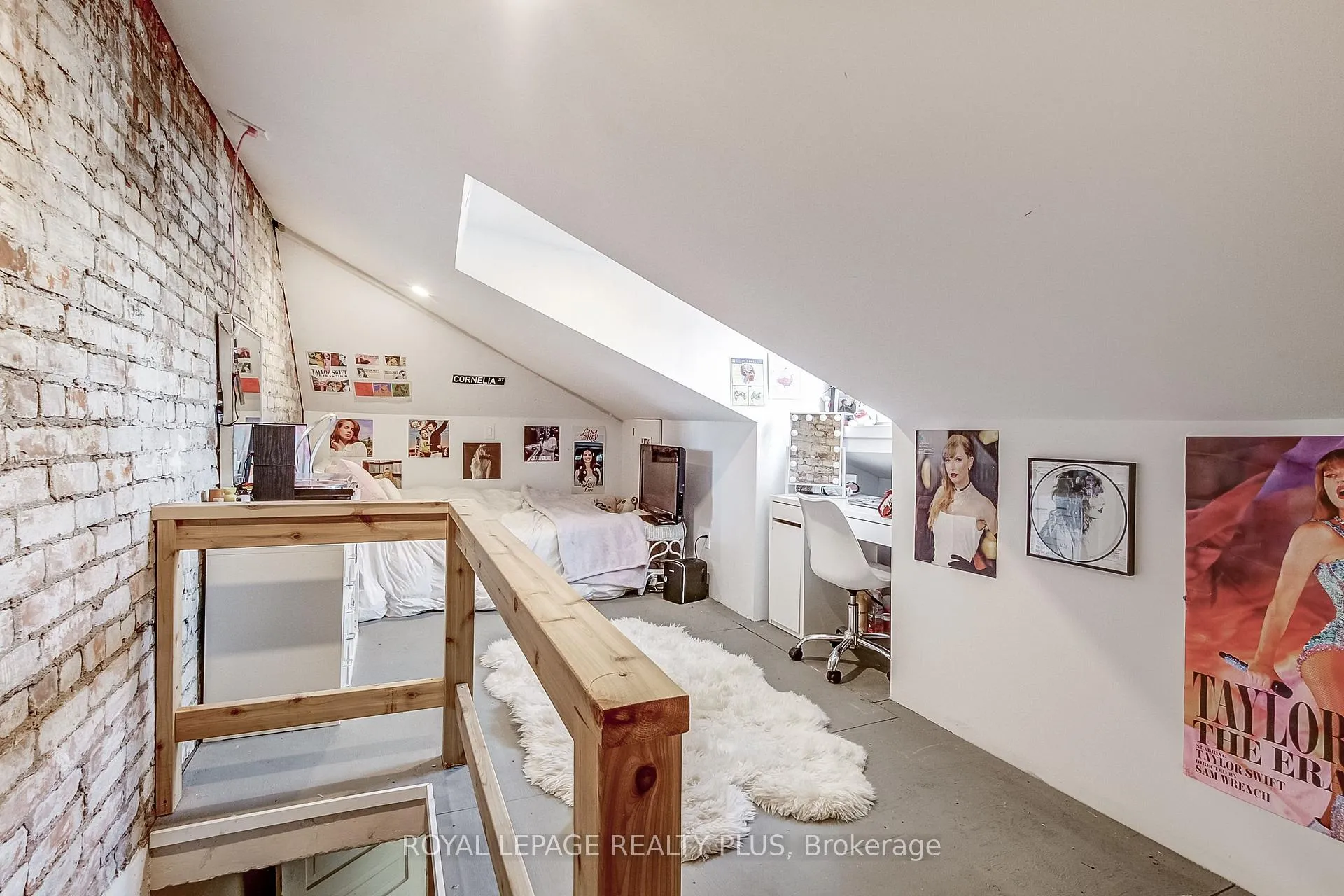 Photo 22 of 38 Rosemont Avenue, Hamilton, Stipley — HOMEH