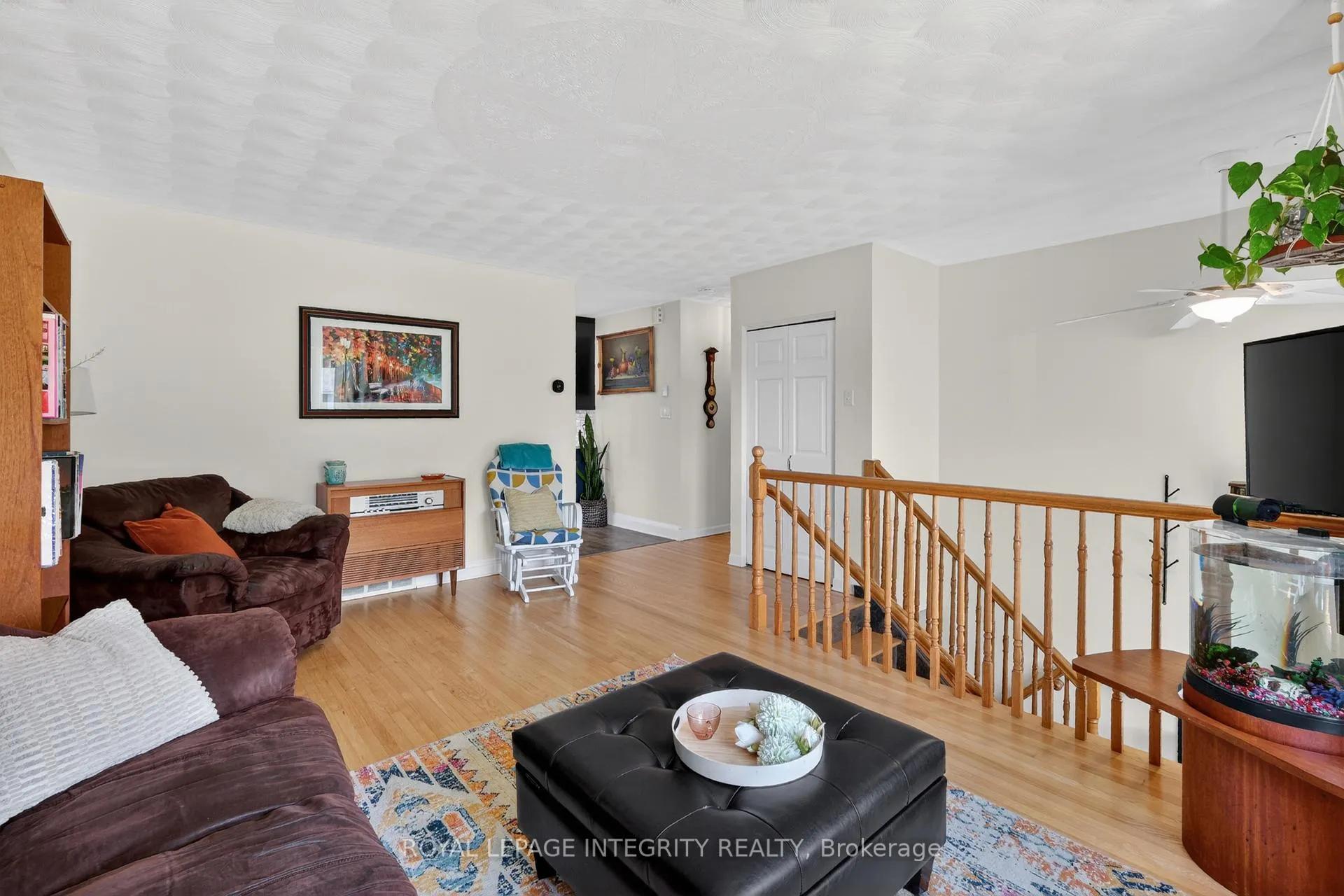 Photo 8 of 850 Balsam Drive, Ottawa, Chatelaine Village — HOMEH