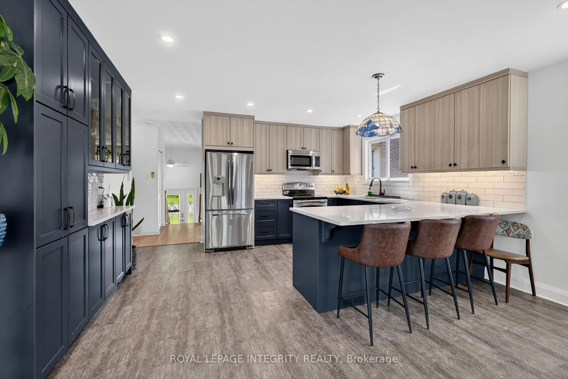 Photo 9 of 850 Balsam Drive, Ottawa, Chatelaine Village — HOMEH