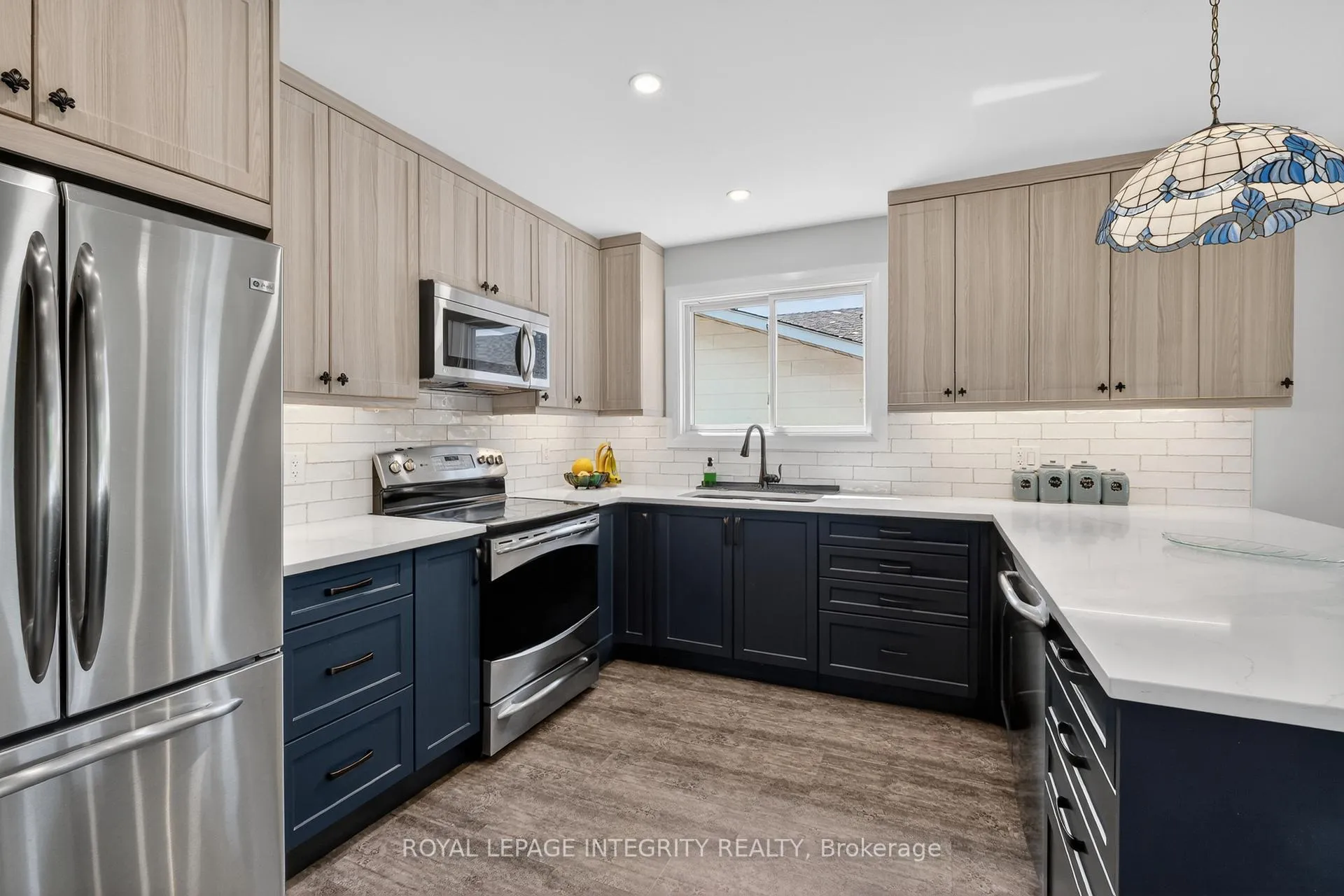 Photo 10 of 850 Balsam Drive, Ottawa, Chatelaine Village — HOMEH