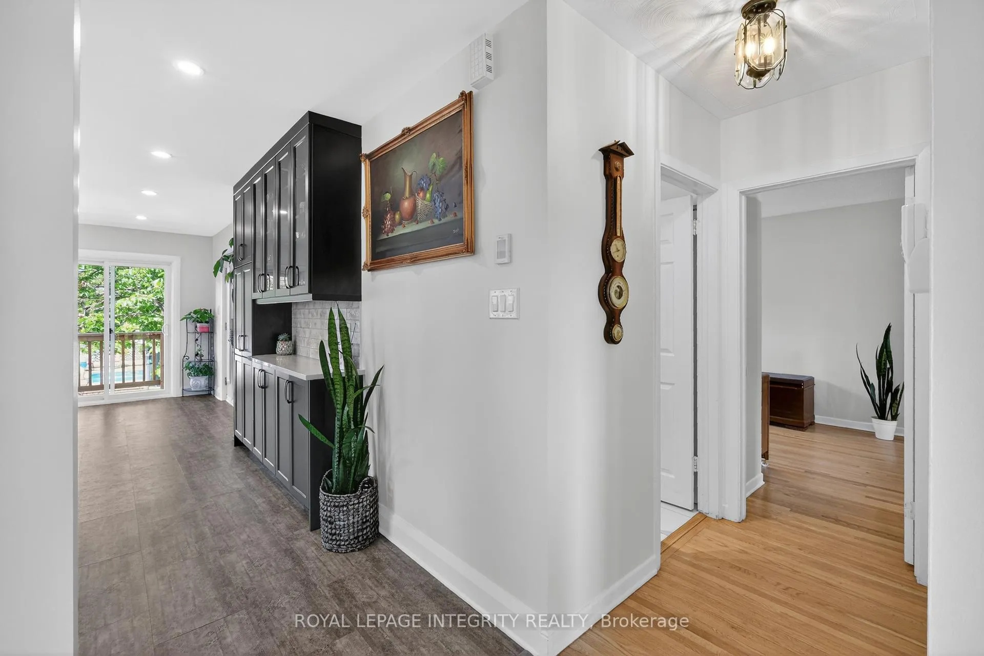 Photo 18 of 850 Balsam Drive, Ottawa, Chatelaine Village — HOMEH
