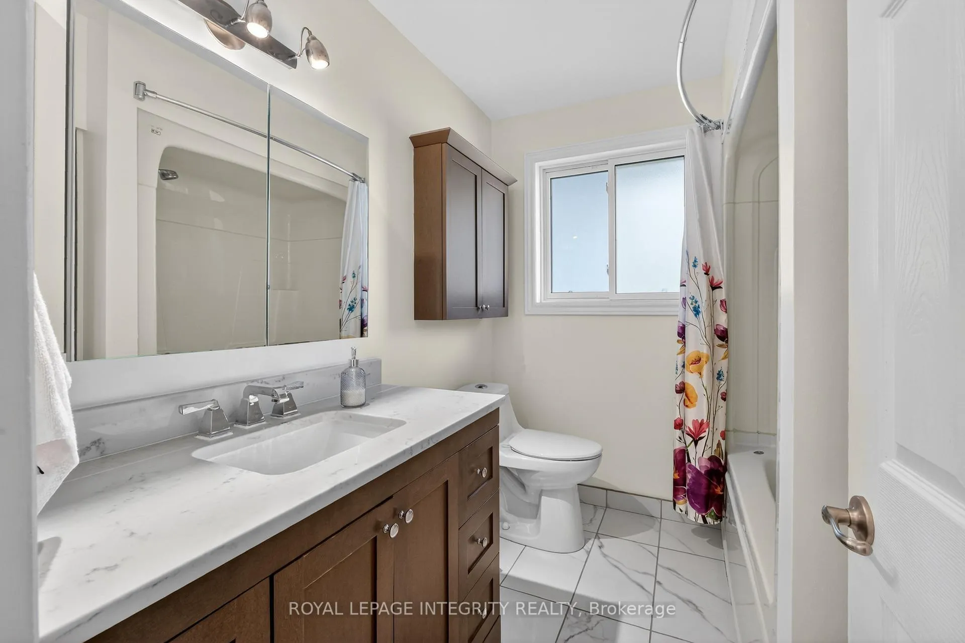 Photo 23 of 850 Balsam Drive, Ottawa, Chatelaine Village — HOMEH