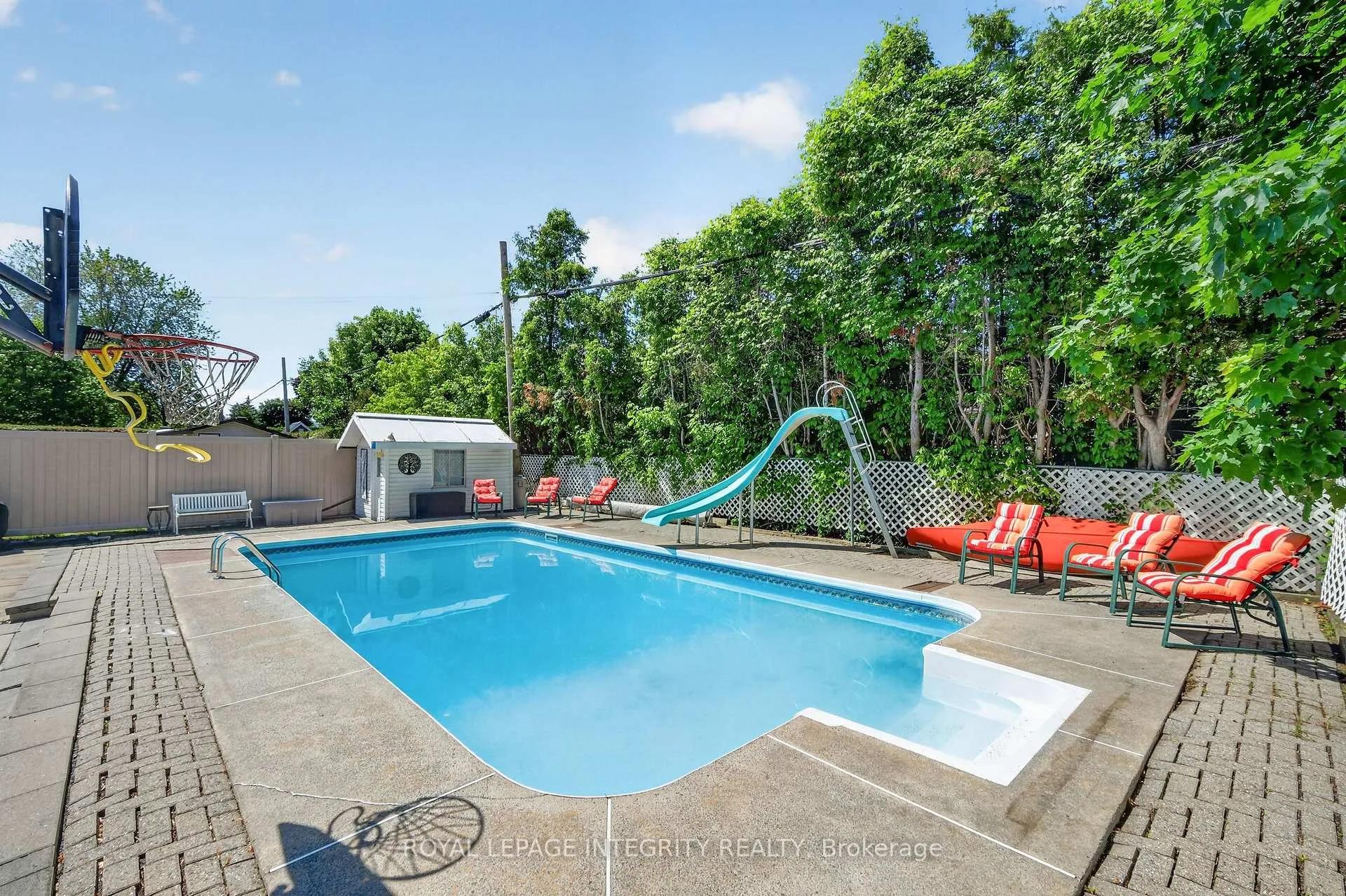 Photo 35 of 850 Balsam Drive, Ottawa, Chatelaine Village — HOMEH