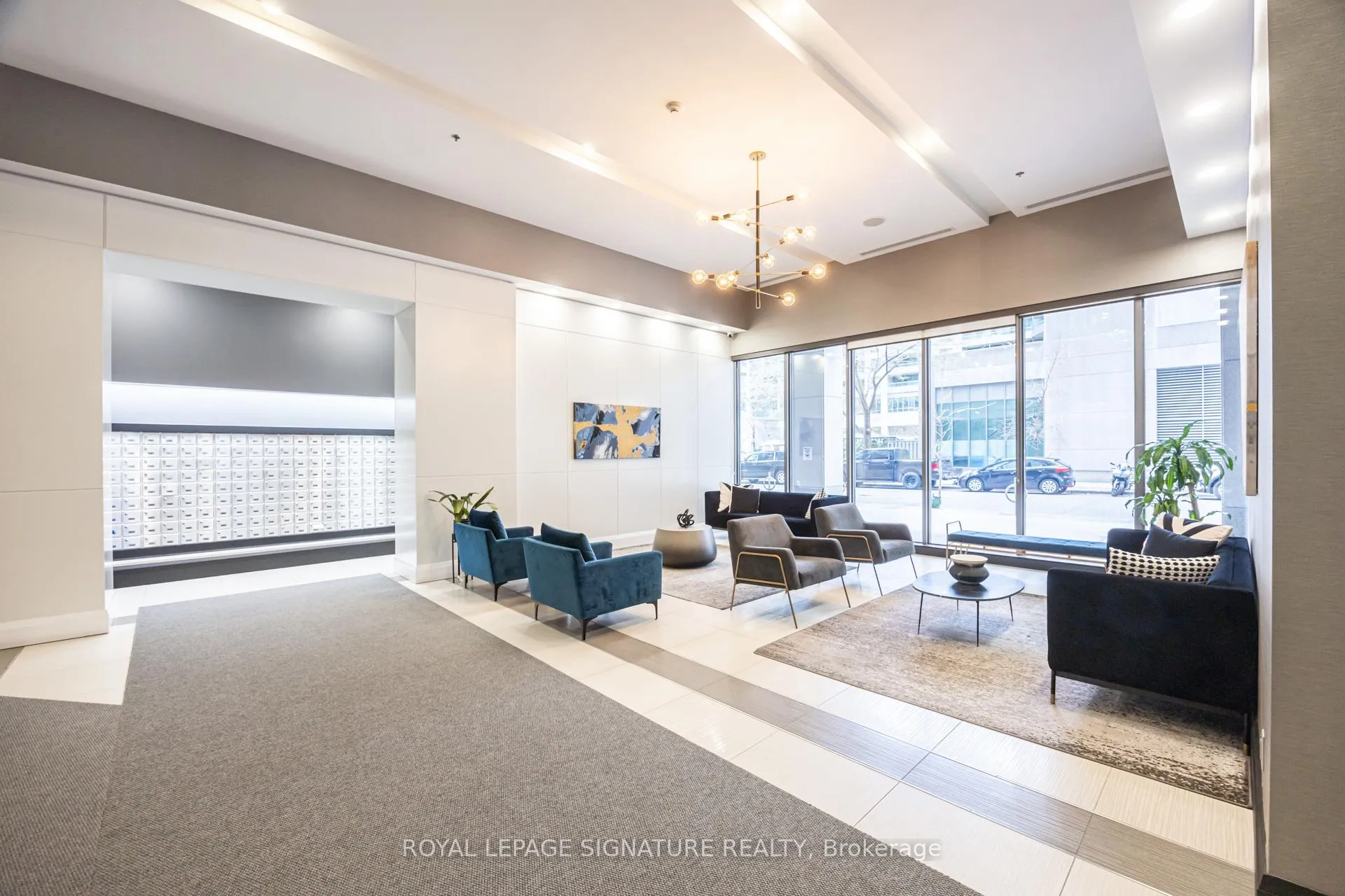 Photo 4 of Unit 2103, 19 Grand Trunk Crescent, Toronto, Waterfront Communities — HOMEH