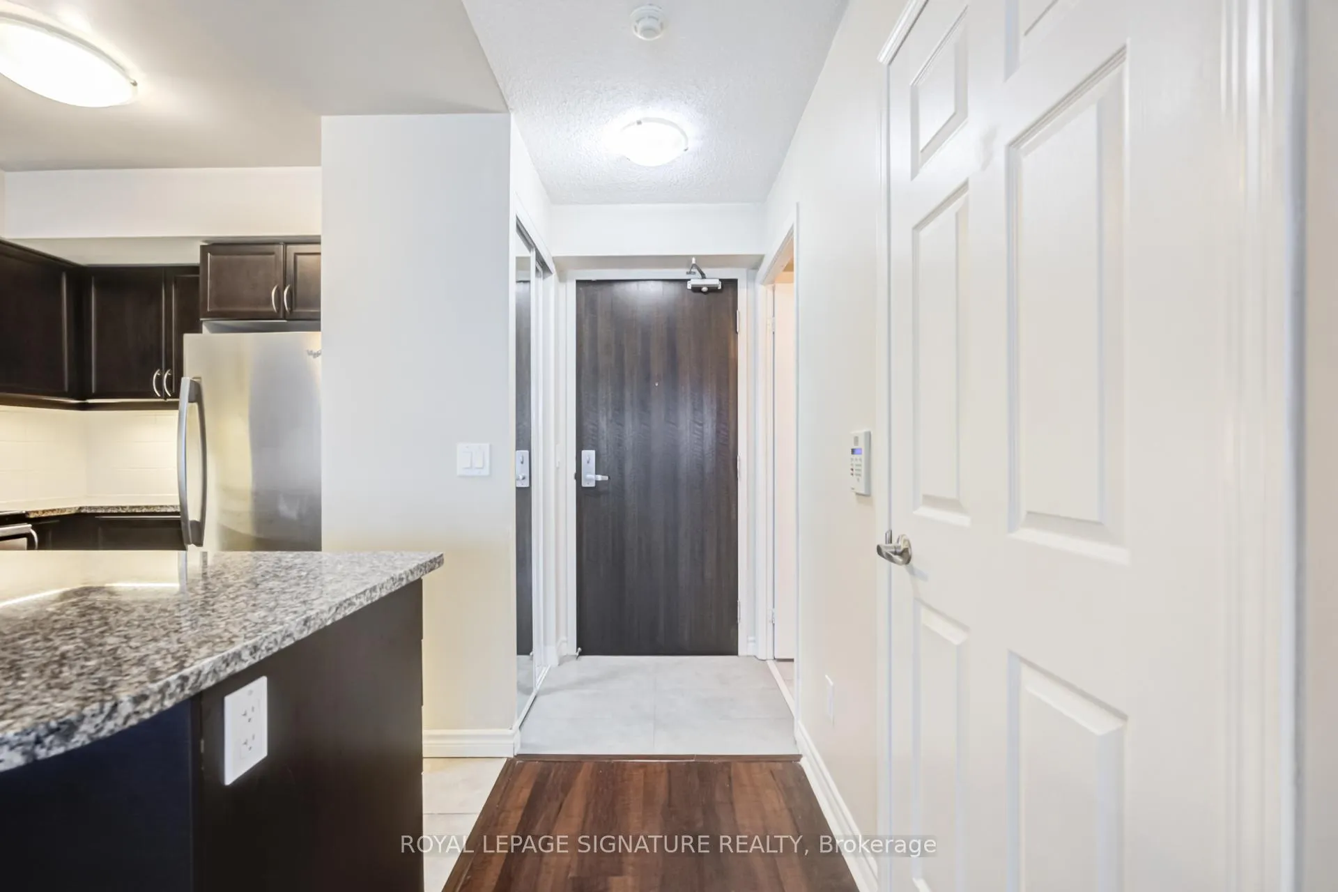Photo 6 of Unit 2103, 19 Grand Trunk Crescent, Toronto, Waterfront Communities — HOMEH