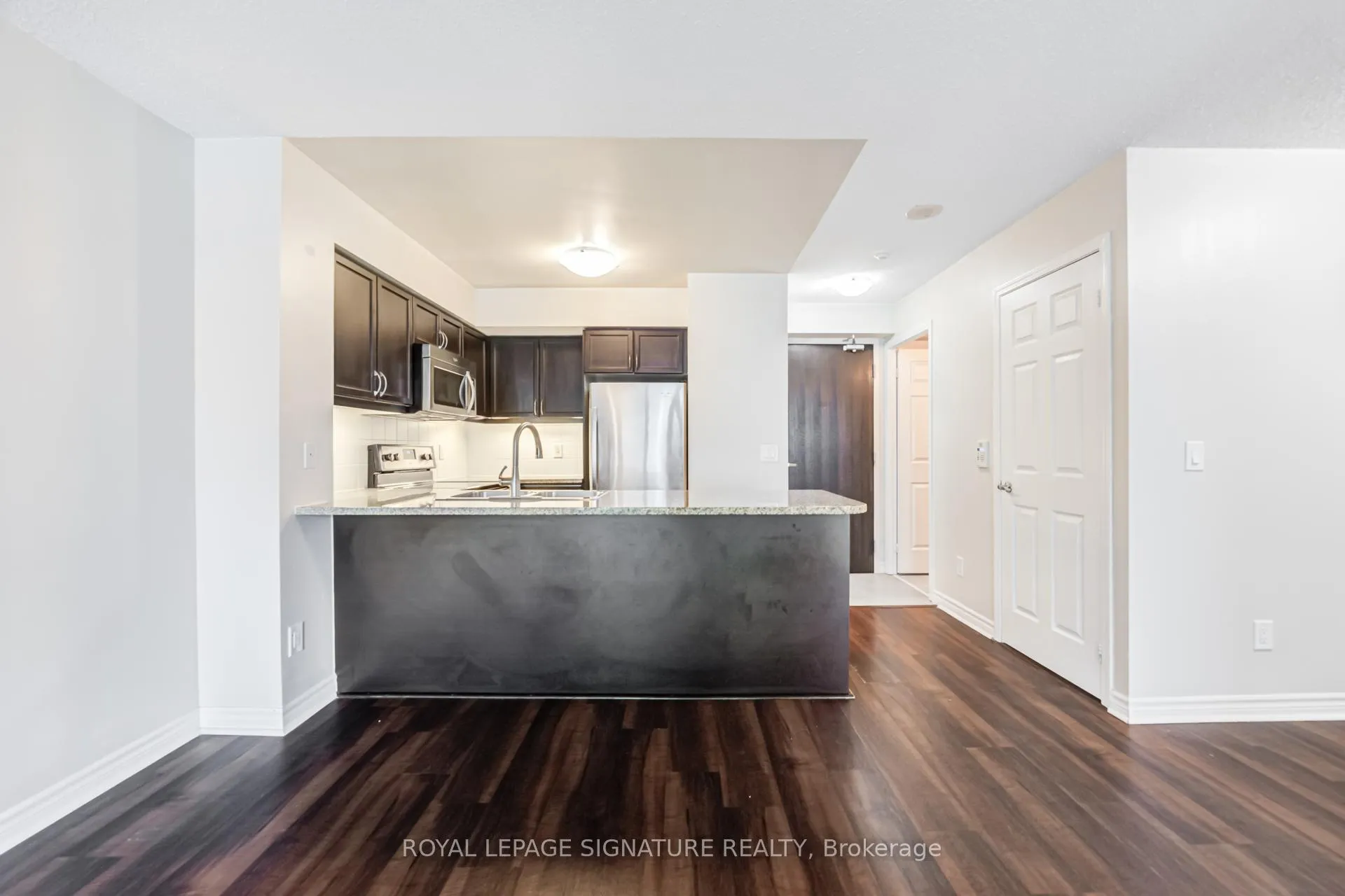 Photo 8 of Unit 2103, 19 Grand Trunk Crescent, Toronto, Waterfront Communities — HOMEH