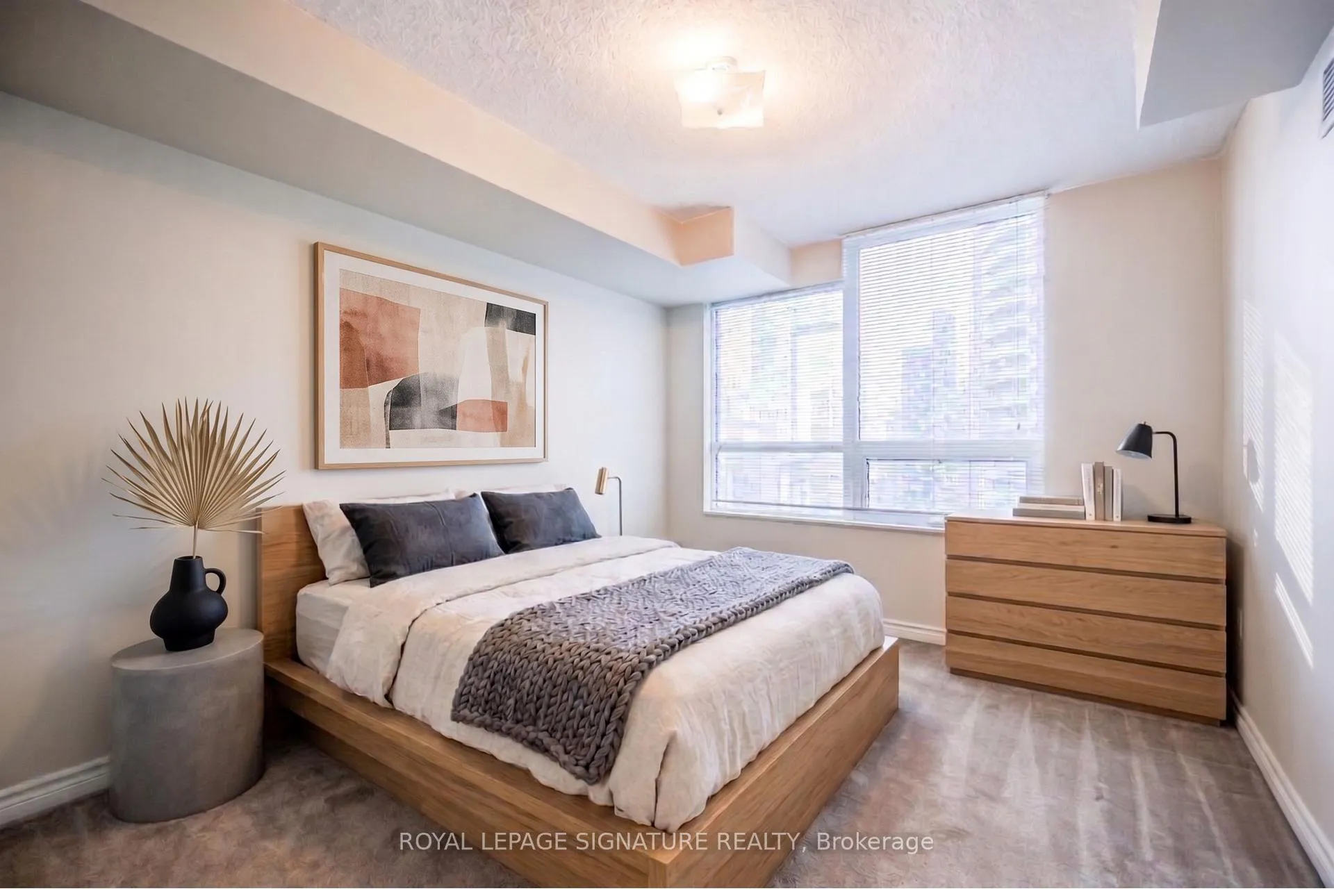 Photo 10 of Unit 2103, 19 Grand Trunk Crescent, Toronto, Waterfront Communities — HOMEH