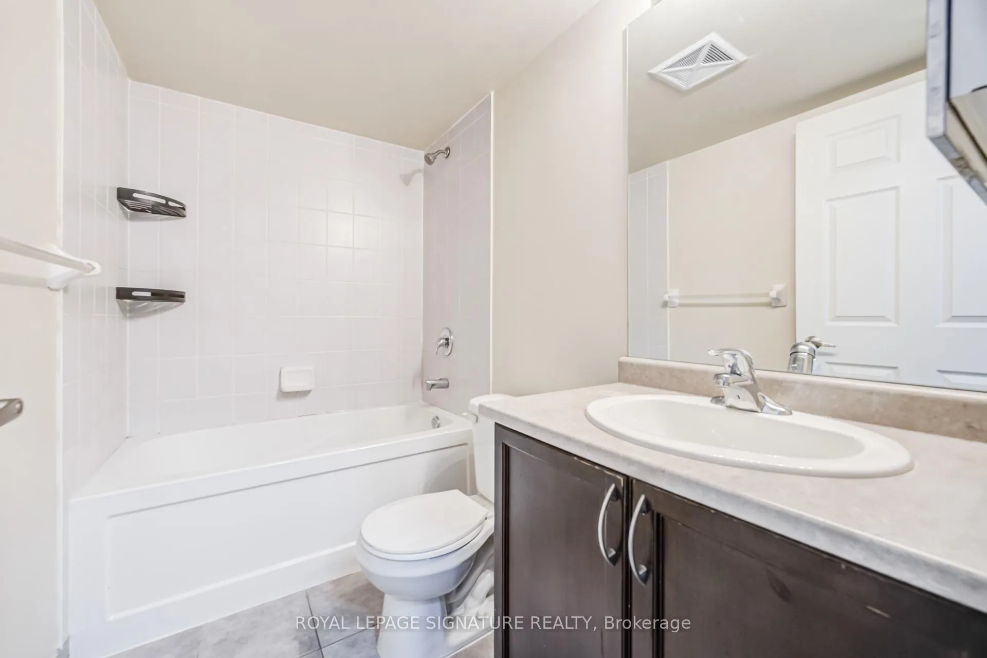 Photo 11 of Unit 2103, 19 Grand Trunk Crescent, Toronto, Waterfront Communities — HOMEH