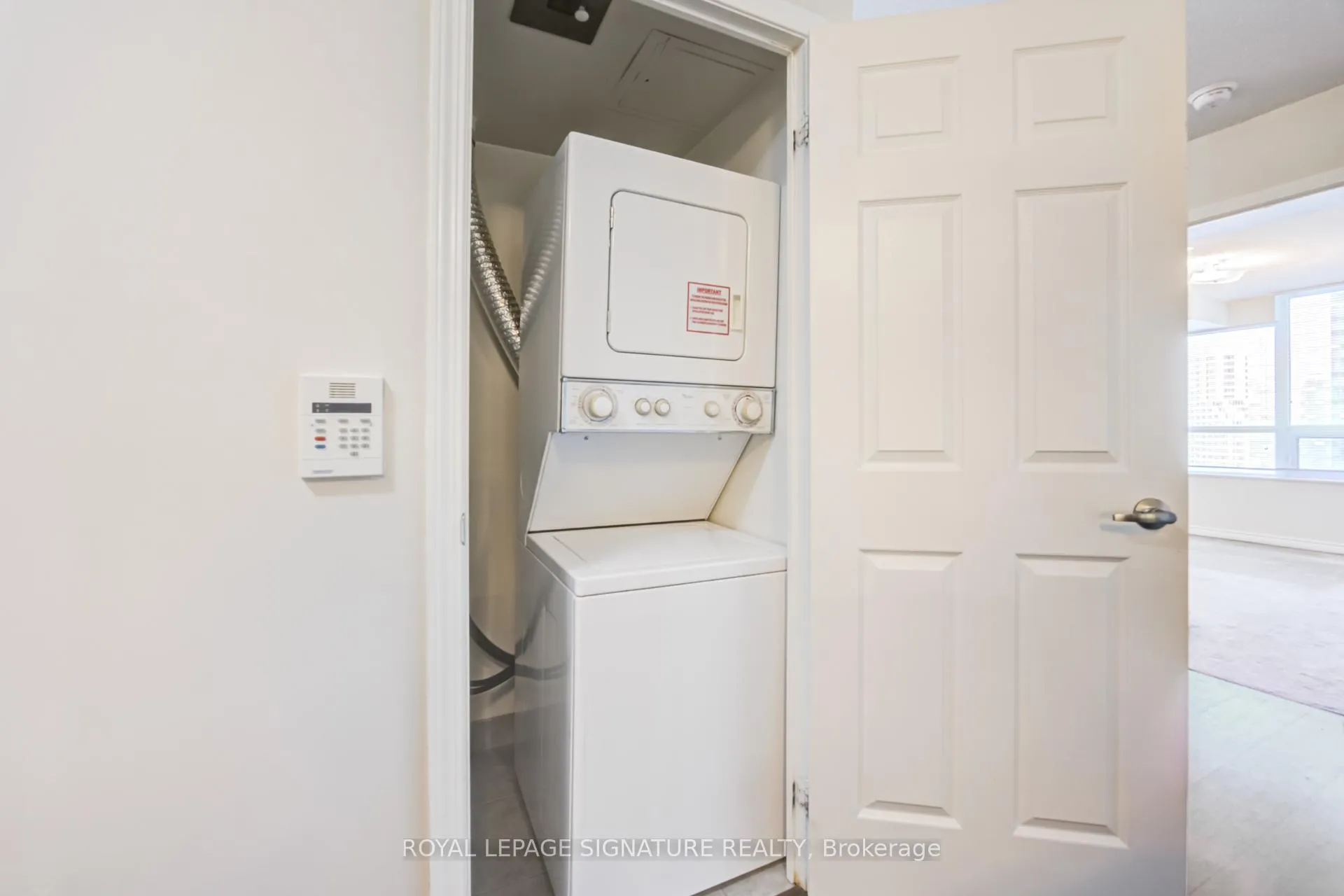 Photo 13 of Unit 2103, 19 Grand Trunk Crescent, Toronto, Waterfront Communities — HOMEH