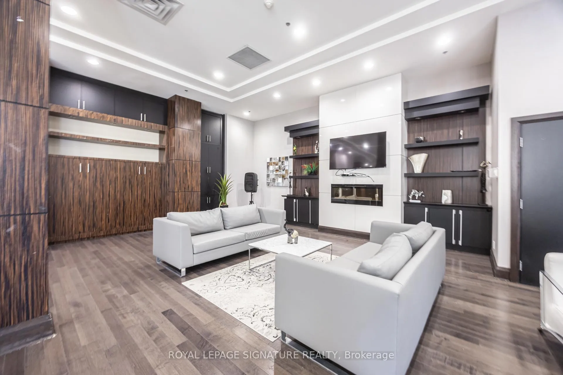 Photo 23 of Unit 2103, 19 Grand Trunk Crescent, Toronto, Waterfront Communities — HOMEH