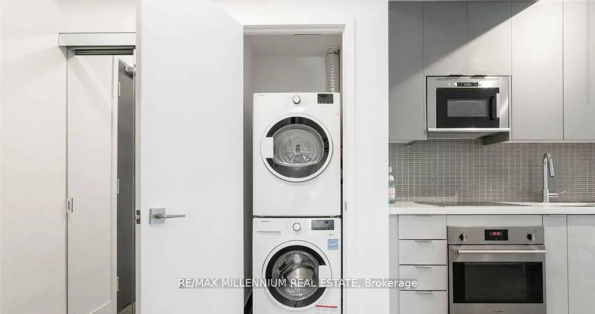Photo 6 of Unit 406, 2908 Highway 7 Road, Vaughan, Concord — HOMEH