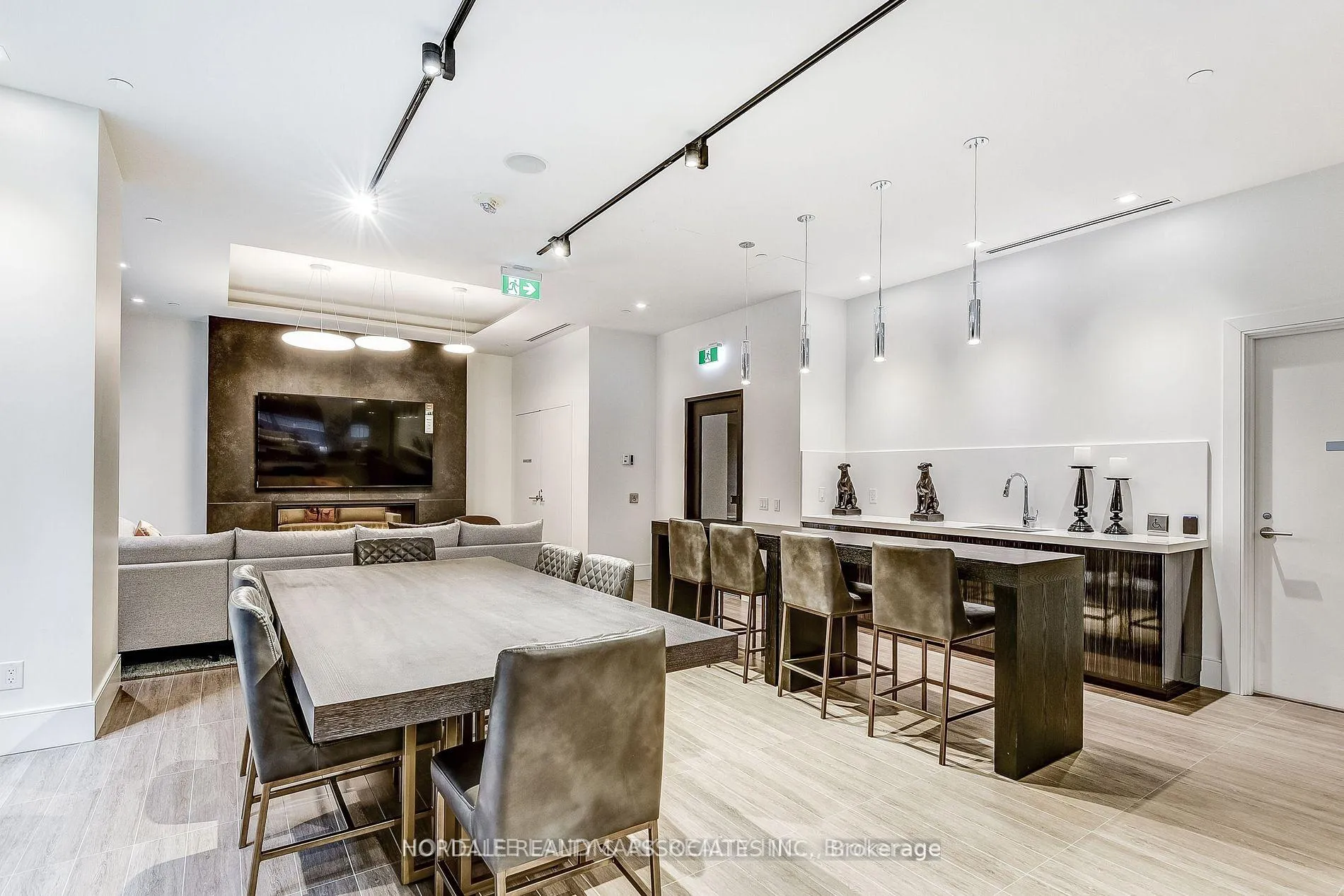 Photo 8 of Unit LPH20, 28 Widmer Street, Toronto, Waterfront Communities — HOMEH