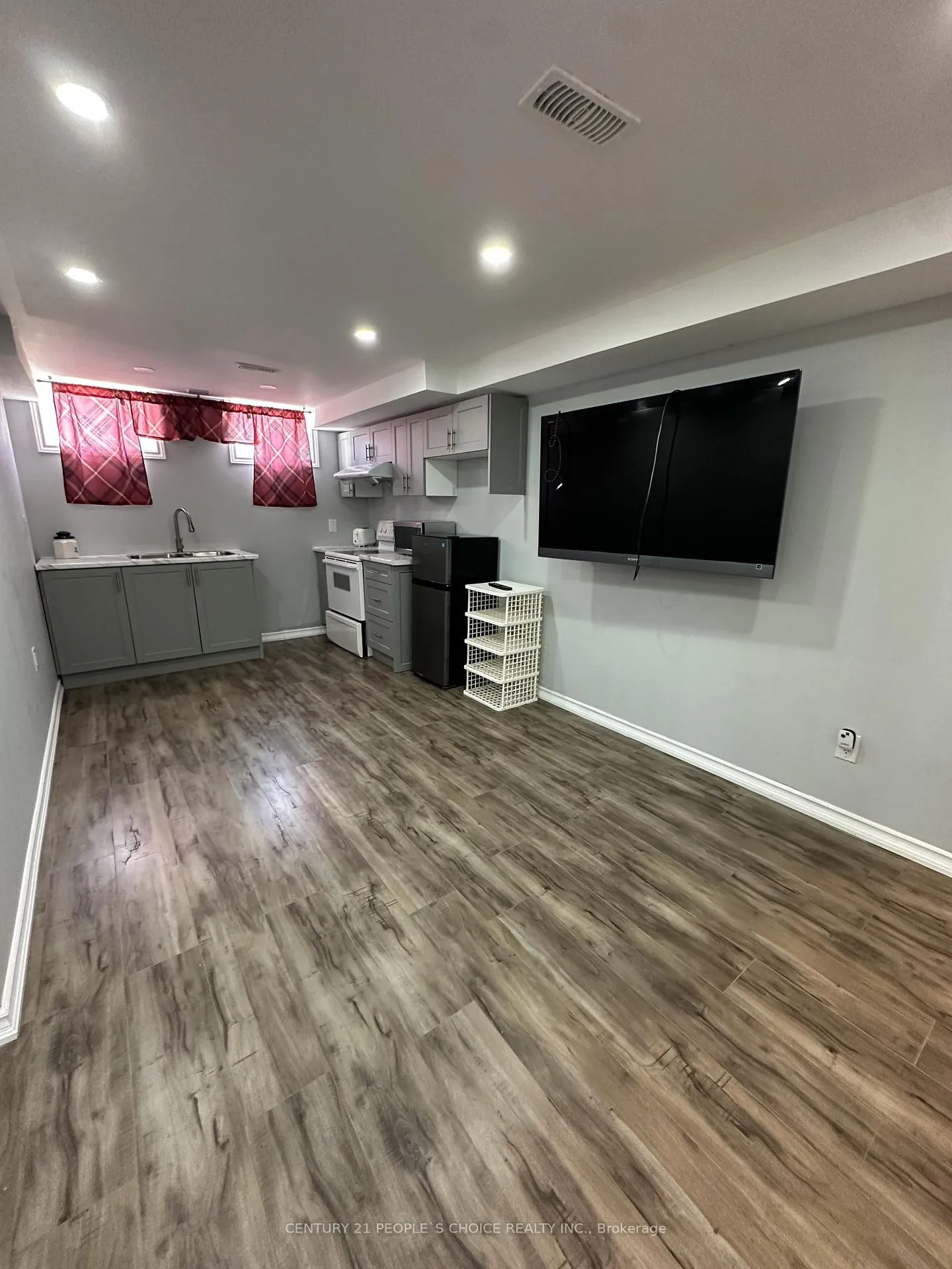 Photo 3 of Unit Bsmt, 233 Powell Street, Brantford, Empire South — HOMEH