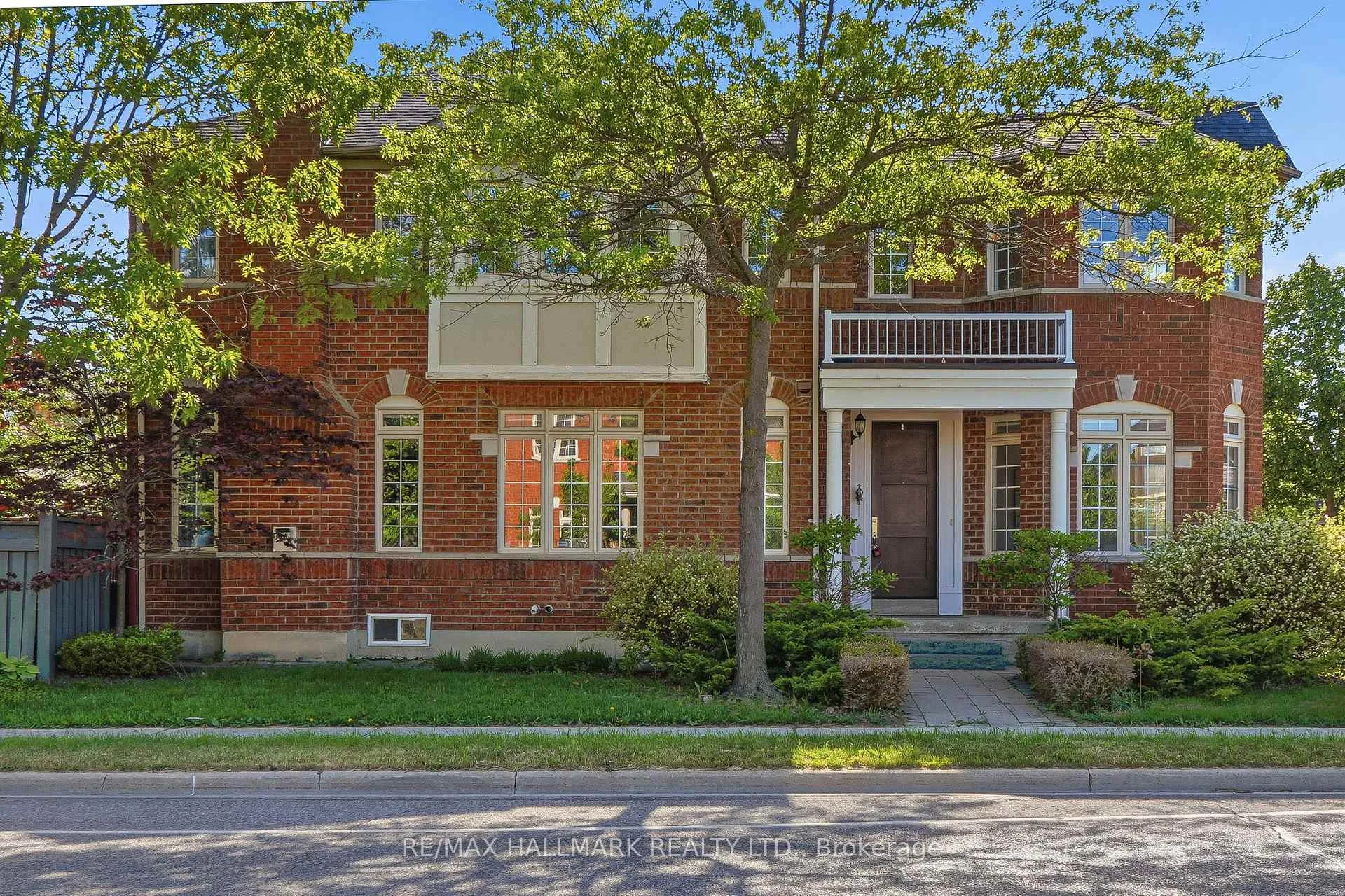 Photo 5 of 151 Saint Damian Avenue, Vaughan, Vellore Village — HOMEH