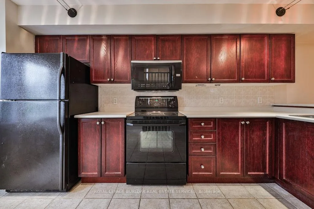 Photo 11 of Unit 20, 4045 Upper Middle Road, Burlington, Rose — HOMEH