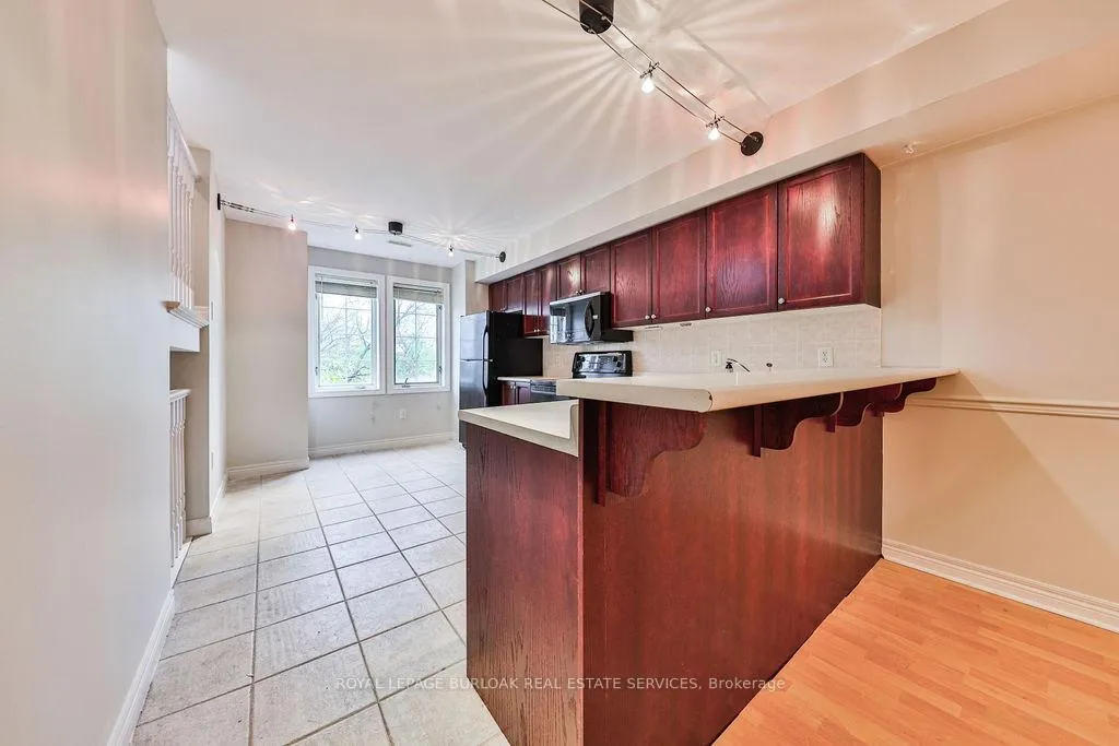 Photo 13 of Unit 20, 4045 Upper Middle Road, Burlington, Rose — HOMEH