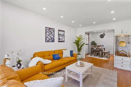 Photo 9 of 102 Juniper Drive, Hamilton, Stoney Creek — HOMEH