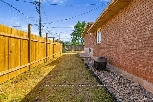 Photo 35 of 102 Juniper Drive, Hamilton, Stoney Creek — HOMEH
