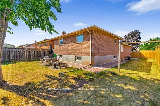 Photo 36 of 102 Juniper Drive, Hamilton, Stoney Creek — HOMEH