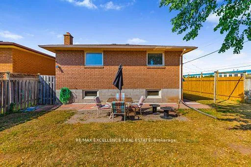 Photo 38 of 102 Juniper Drive, Hamilton, Stoney Creek — HOMEH