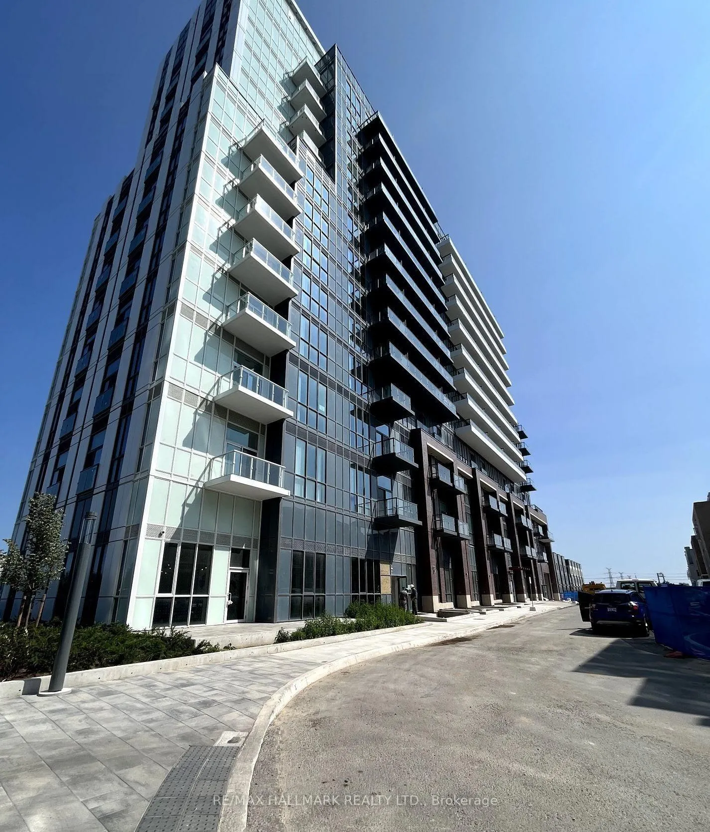 Photo 2 of Unit 708, 60 Honeycrisp Crescent, Vaughan, Vaughan Corporate Centre — HOMEH