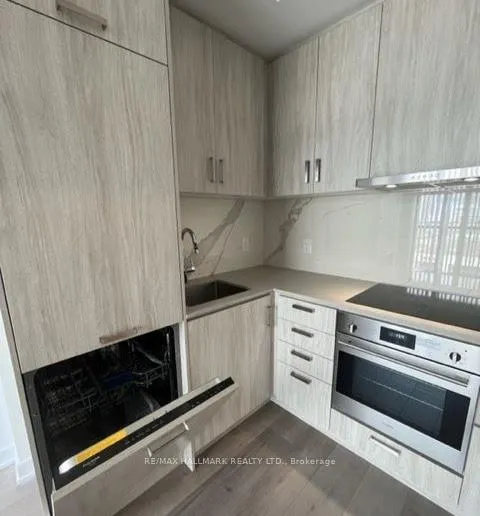 Photo 3 of Unit 708, 60 Honeycrisp Crescent, Vaughan, Vaughan Corporate Centre — HOMEH