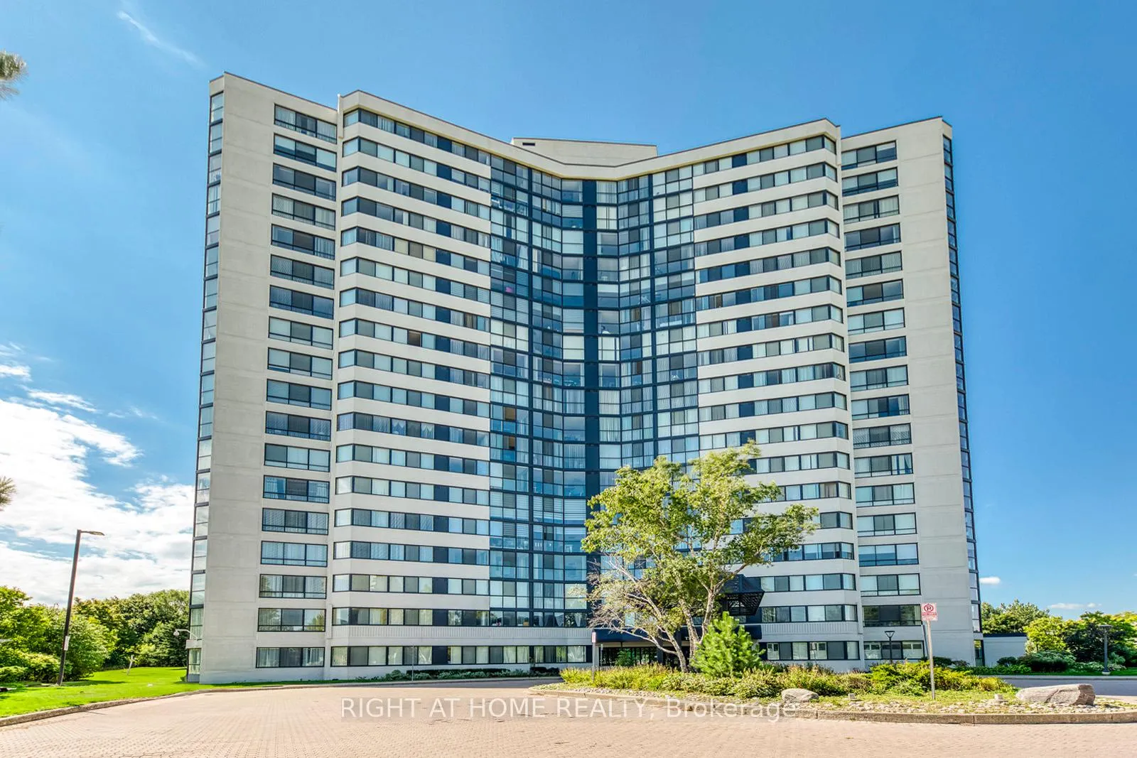 Photo of Unit 1603, 1360 Rathburn Road E