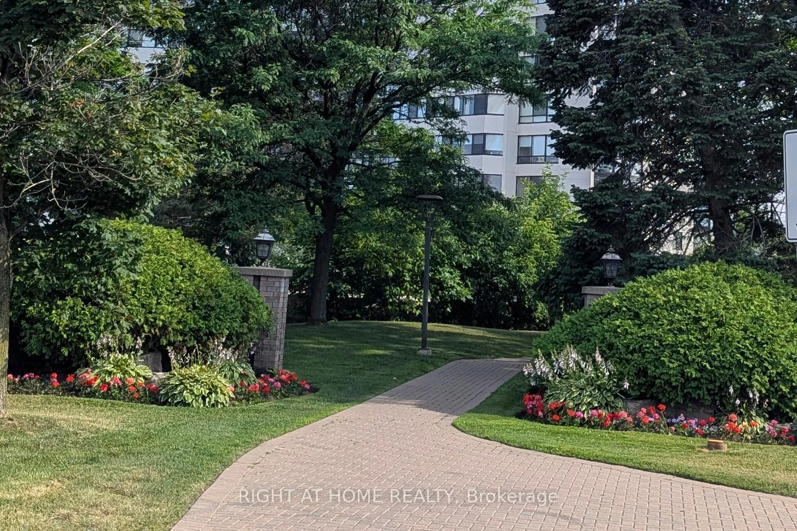 Photo 2 of Unit 1603, 1360 Rathburn Road E, Mississauga, Rathwood — HOMEH