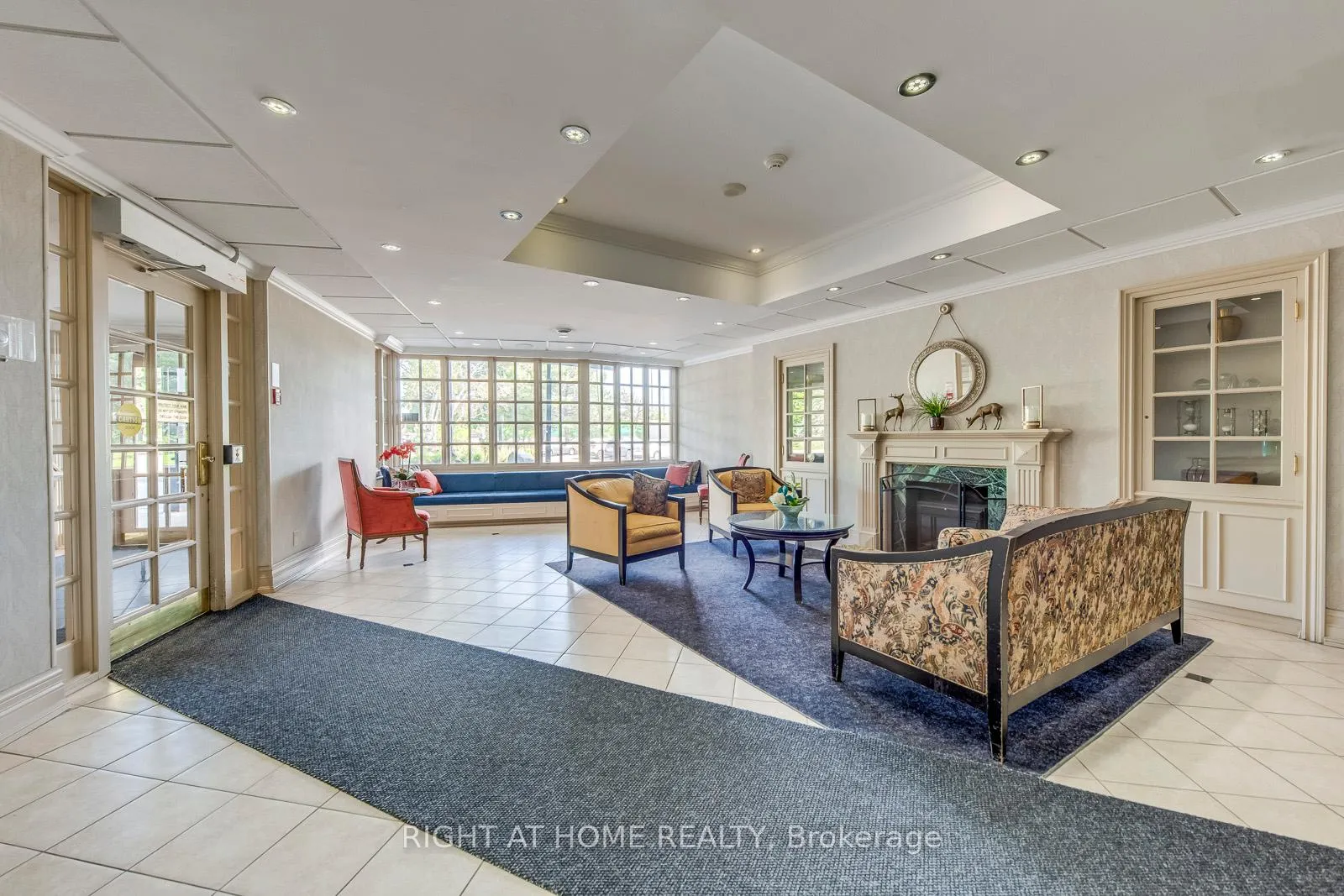 Photo 4 of Unit 1603, 1360 Rathburn Road E, Mississauga, Rathwood — HOMEH