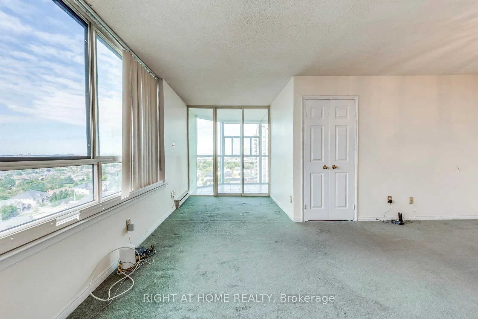 Photo 12 of Unit 1603, 1360 Rathburn Road E, Mississauga, Rathwood — HOMEH