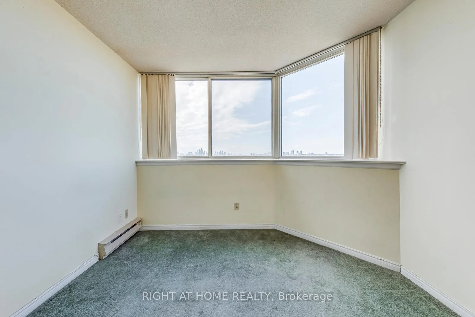 Photo 18 of Unit 1603, 1360 Rathburn Road E, Mississauga, Rathwood — HOMEH
