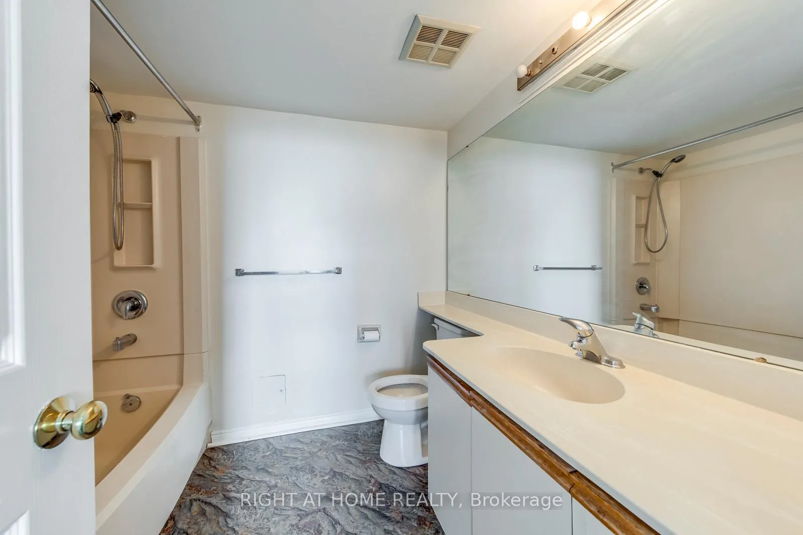 Photo 24 of Unit 1603, 1360 Rathburn Road E, Mississauga, Rathwood — HOMEH