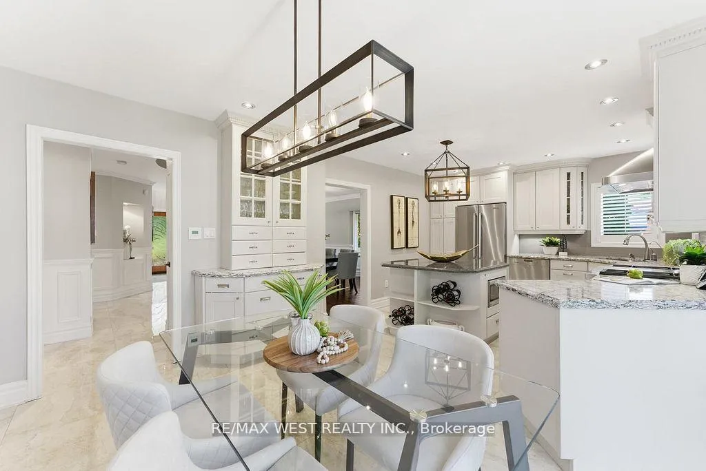 Photo 9 of 205 Fletcher Drive, Vaughan, Maple — HOMEH