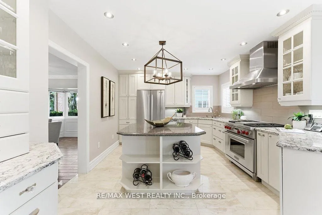 Photo 10 of 205 Fletcher Drive, Vaughan, Maple — HOMEH