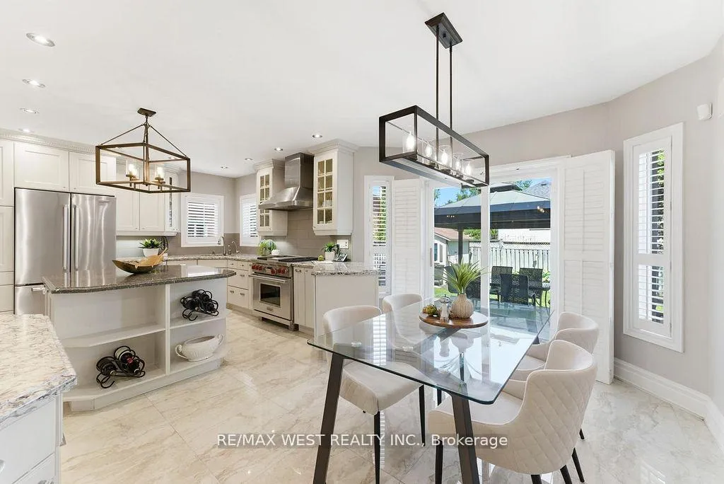 Photo 12 of 205 Fletcher Drive, Vaughan, Maple — HOMEH