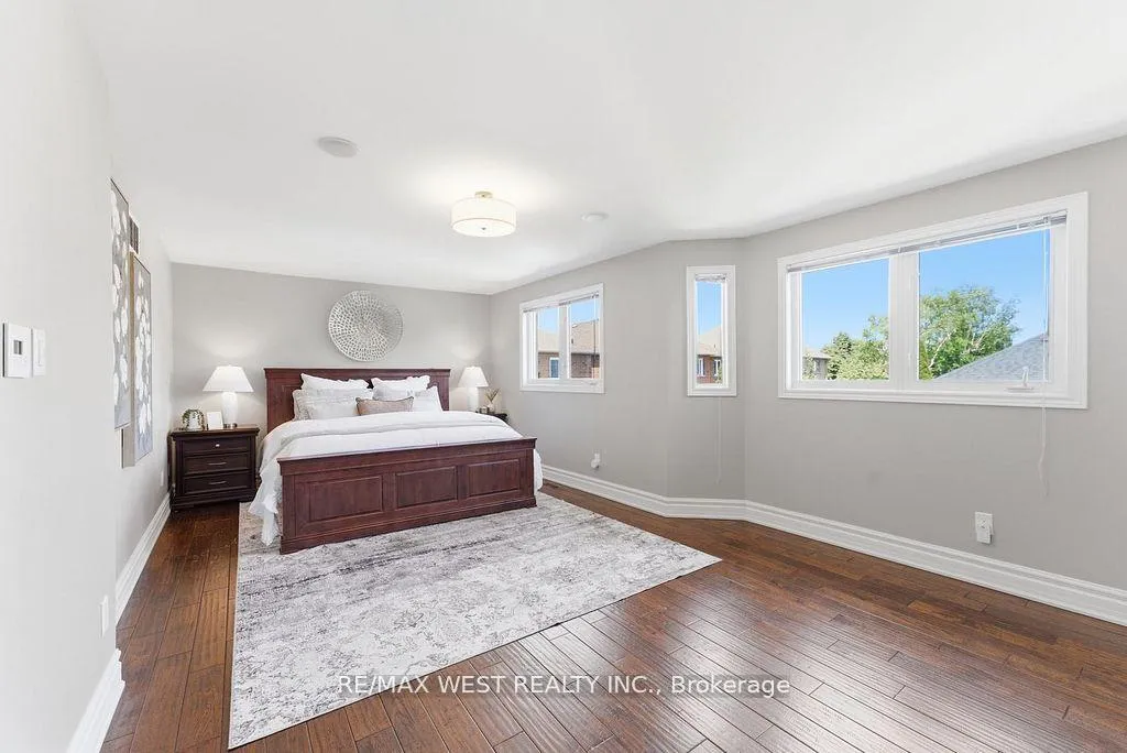 Photo 16 of 205 Fletcher Drive, Vaughan, Maple — HOMEH