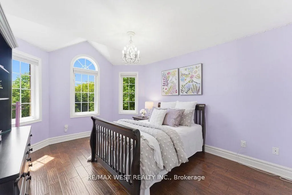 Photo 23 of 205 Fletcher Drive, Vaughan, Maple — HOMEH