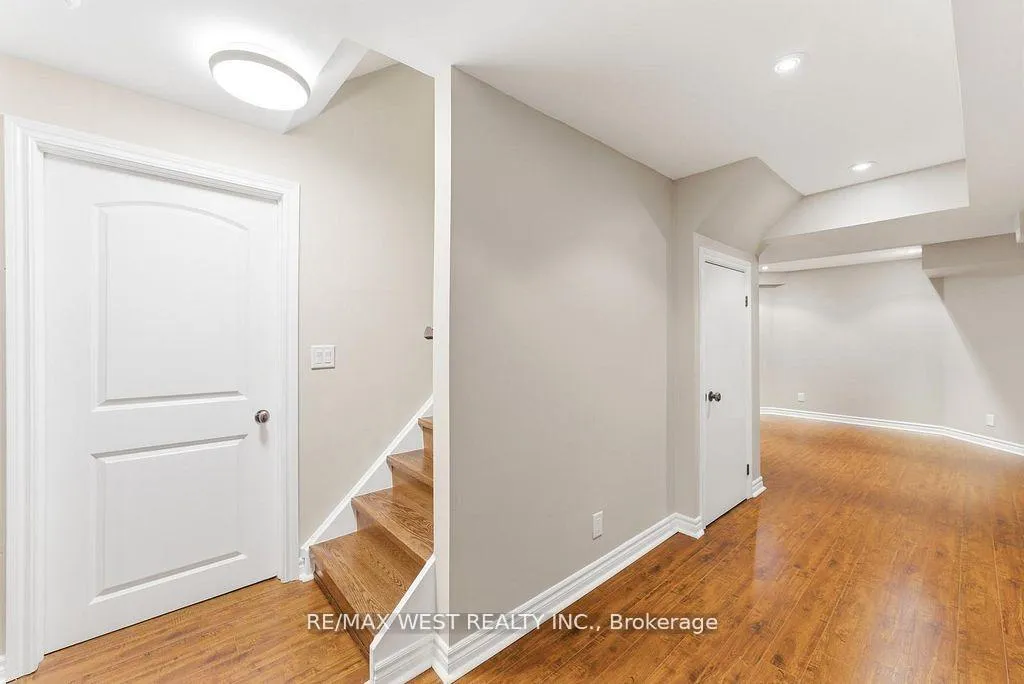 Photo 28 of 205 Fletcher Drive, Vaughan, Maple — HOMEH